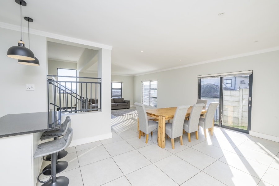 3 Bedroom Property for Sale in Protea Heights Western Cape